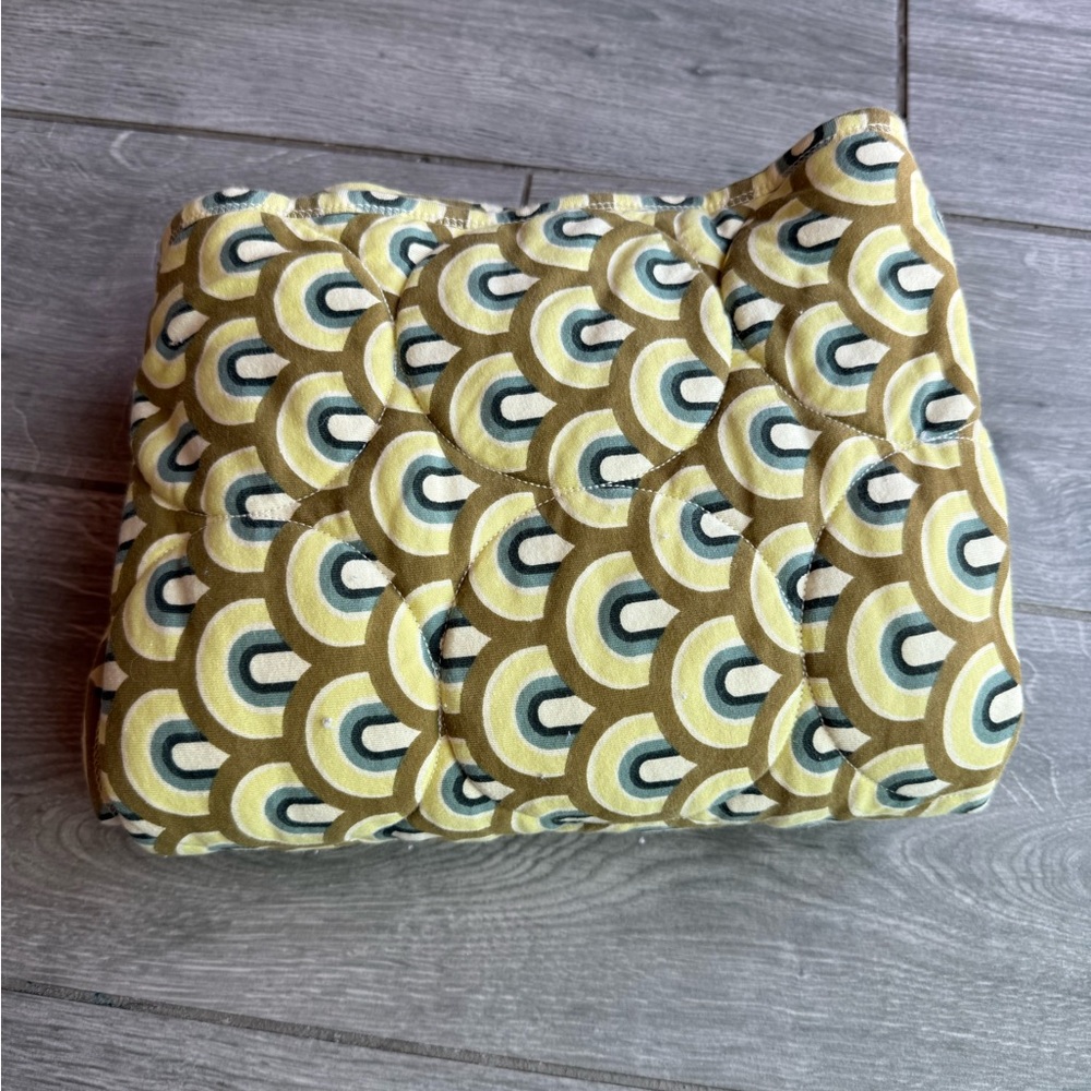 Kate Quinn Scalloped Quilt